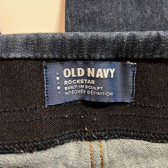 Old Navy Rockstar Skinny Jeans - Picture 3 of 4